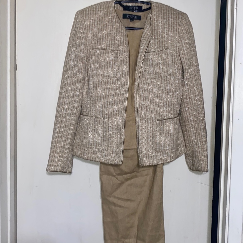 Kasper 3 Piece Suit - Size 4 - no tags